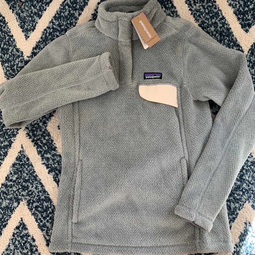 ❌SOLD❌Women’s XS Patagonia Retool Snap T grey
